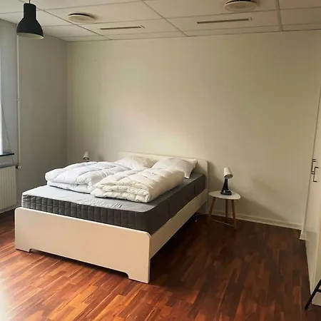 Stor Lejlighed Taet Pa Centrum. Apartman
